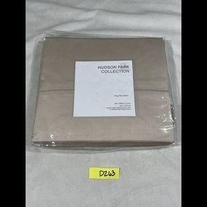 NIB [‎ King ] 600TC Cotton Flat Sheet for Hudson Park in Plumice